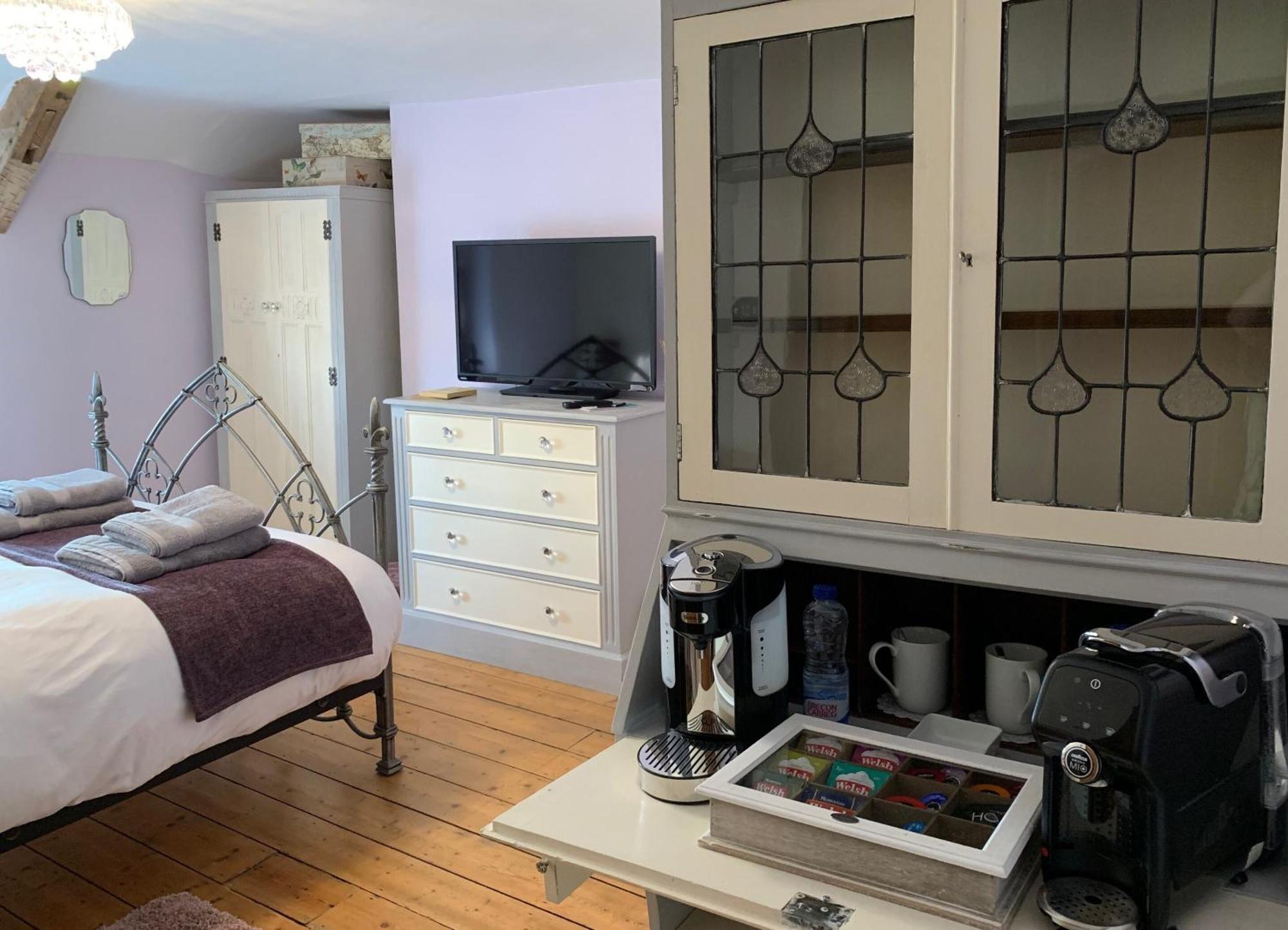 Evangelisa Lampeter Room photo